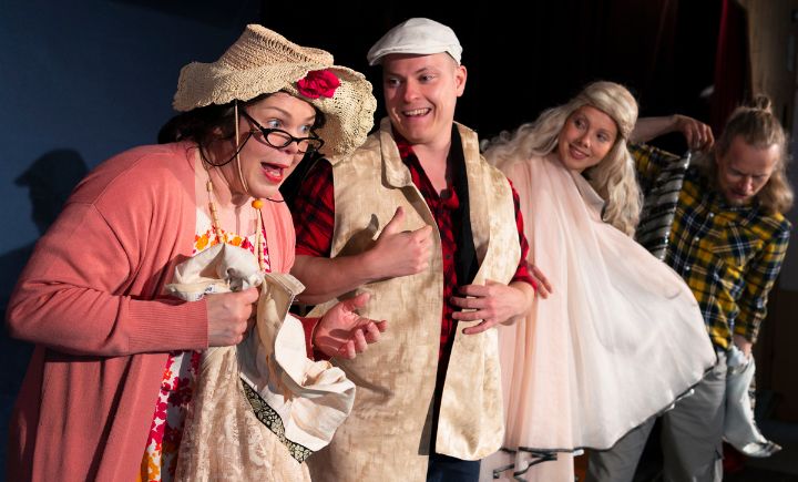 Maarianvaaran teatteri esittää: Kesäyön unelmat